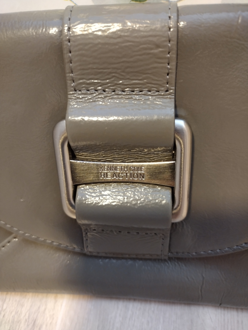 Kenneth Cole Reaction Men’s Gray Brown Leather Wallet